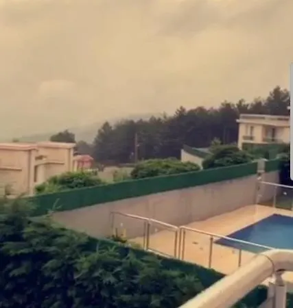 Villa Maqbal *